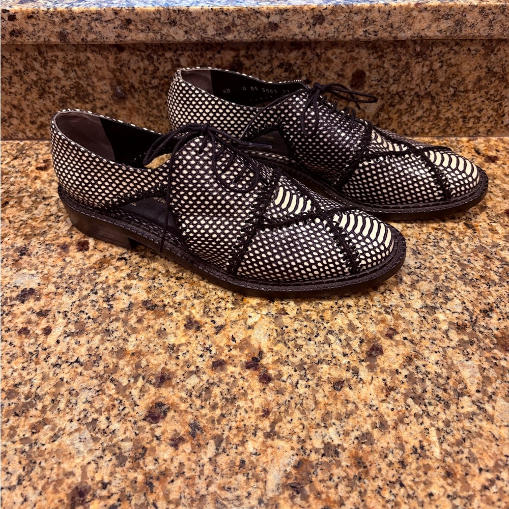 Clergerie Women’s Jofre Black White Faux SnakeSkin Cutout Derby Shoes 40 US 9.5 - Picture 2 of 13